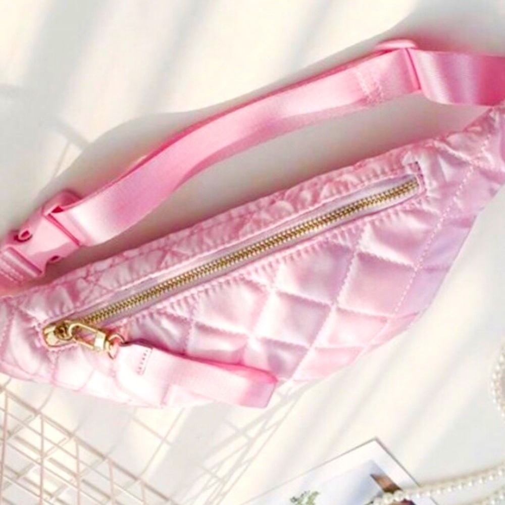 💓F21 Pink Quilted Belt Bag/Fanny Pack🛍